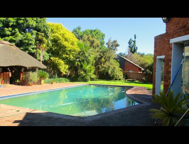 4 BEDROOM HOUSE FOR SALE IN LANGENHOVENPARK